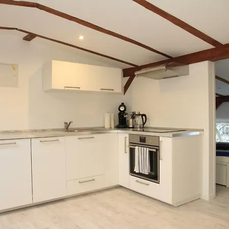 Gemuetliche Dachgeschosswohnung Mit Altbaucharme Lübeck