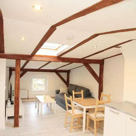 Gemuetliche Dachgeschosswohnung Mit Altbaucharme