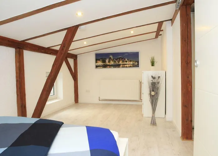 Gemuetliche Dachgeschosswohnung Mit Altbaucharme Appartamento Lubecca